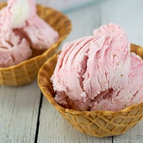 3-Ingredient Strawberry Ice Cream